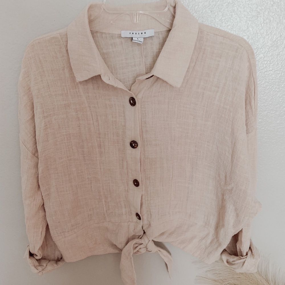 FavLux button down tie crop top